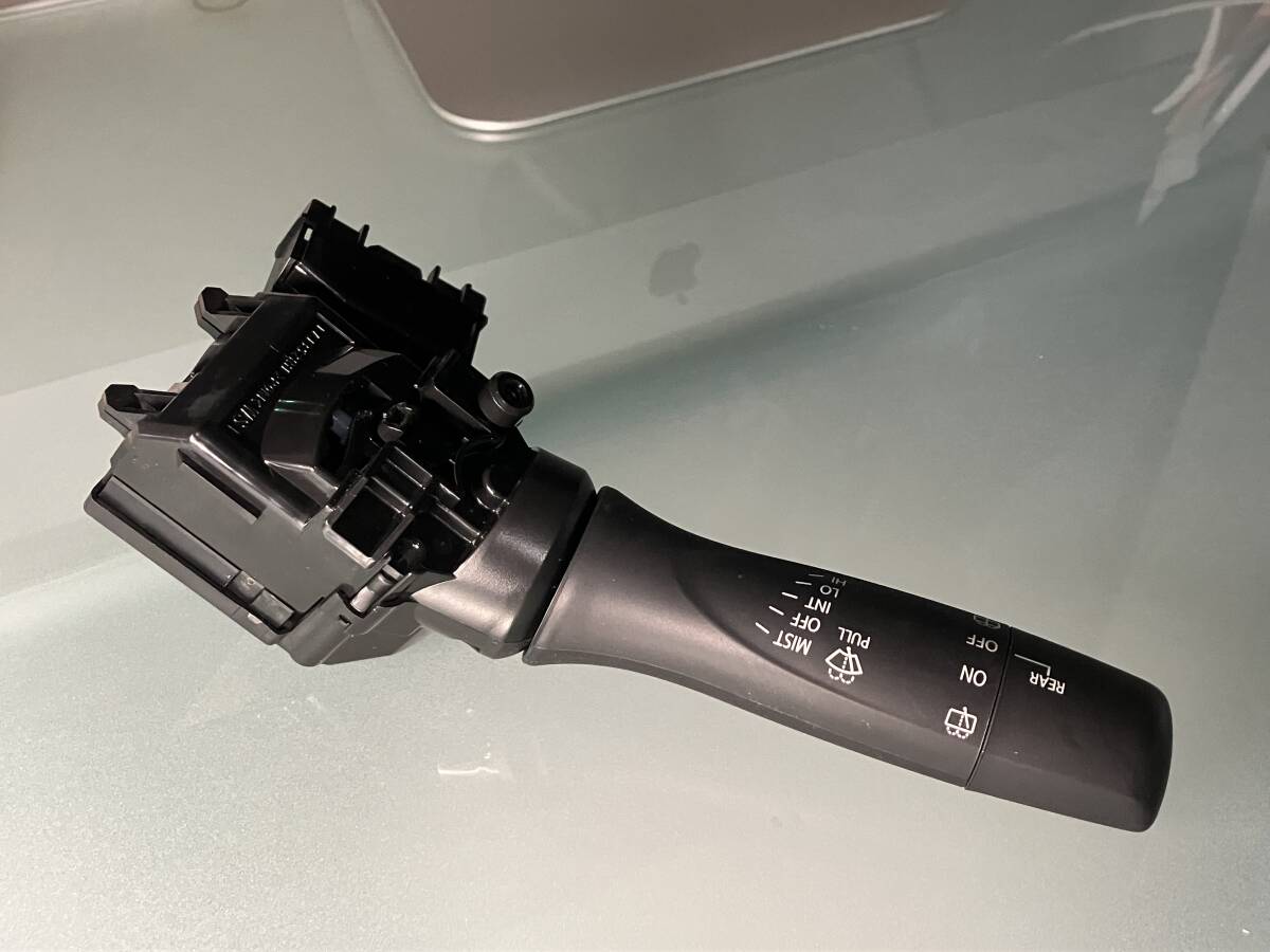 【新車、納車時外し】 ジムニーJB64 純正ワイパースイッチ