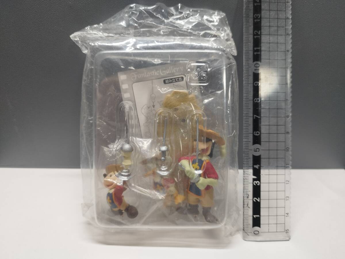 ディズニー ファンタスティックギャラリー3 パッケージ無し未開封ミッキー,ドナルド,グーフィー三銃士 フィギュア TOMY