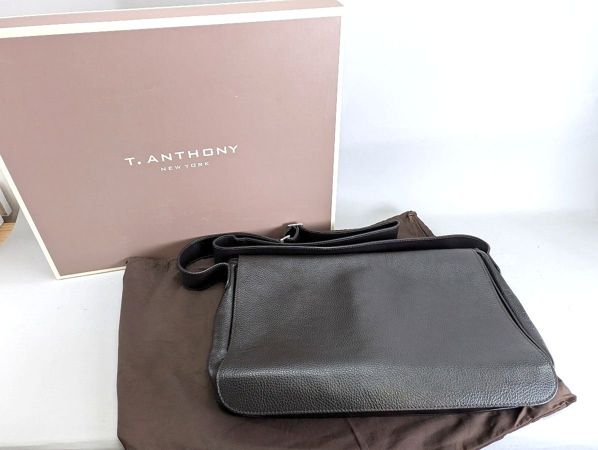T.ANTHONY レザー メッセンジャーバッグ 箱付き[329385