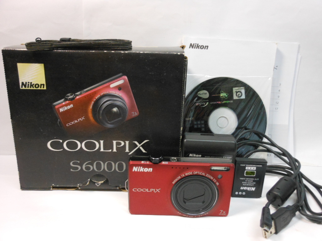 ☆希少美品☆Nikon デジタルカメラ COOLPIX S6000 レッド　 即日発送　使用説明書・元箱付