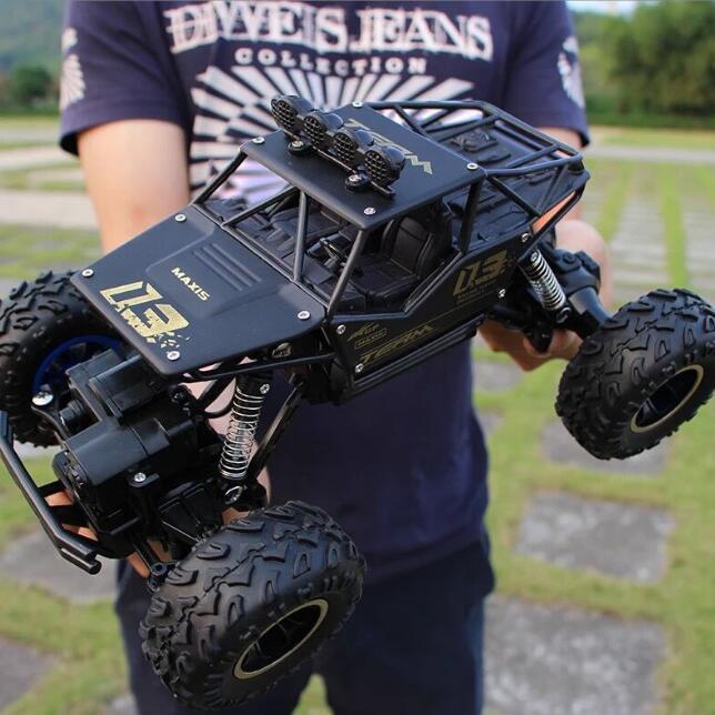 新入荷4WD ラジコンカー オフロード RCカー ラ ジコン 四輪駆動 操作時間25分 リモコンカー 防振 性 走破性抜群 子供プレゼントに最適