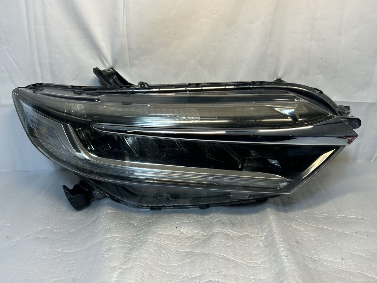 LED ヘッドライト 右 GP7/GP8 前期 シャトル STANLEY W2386 打刻:D1 ホンダ 純正 GU26-0111