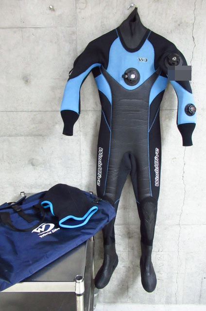 WORLD DIVE ワールドダイブ ドライスーツ ZMD88 2017 PAPALAGI バック キャップ付 着丈約145cm 厚み約5㎜ ダイビング 管理8KH0105A-F8