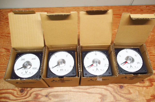 MITSUBISHI 三菱電機 LR-110NAA ×2 LR-110NAV LM-110NRI 指示電気計器 現状品 管理8S0130Q-B6