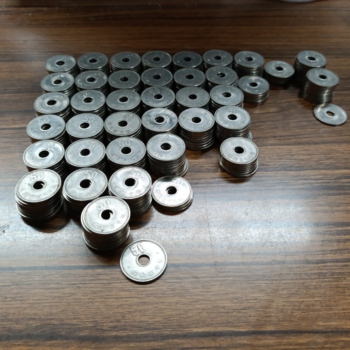 昭和34～41年代　穴あき　大型50円玉　374枚まとめて　額面18700円分　古銭　硬貨　特年 昭和34年/昭和35年/昭和36年あり