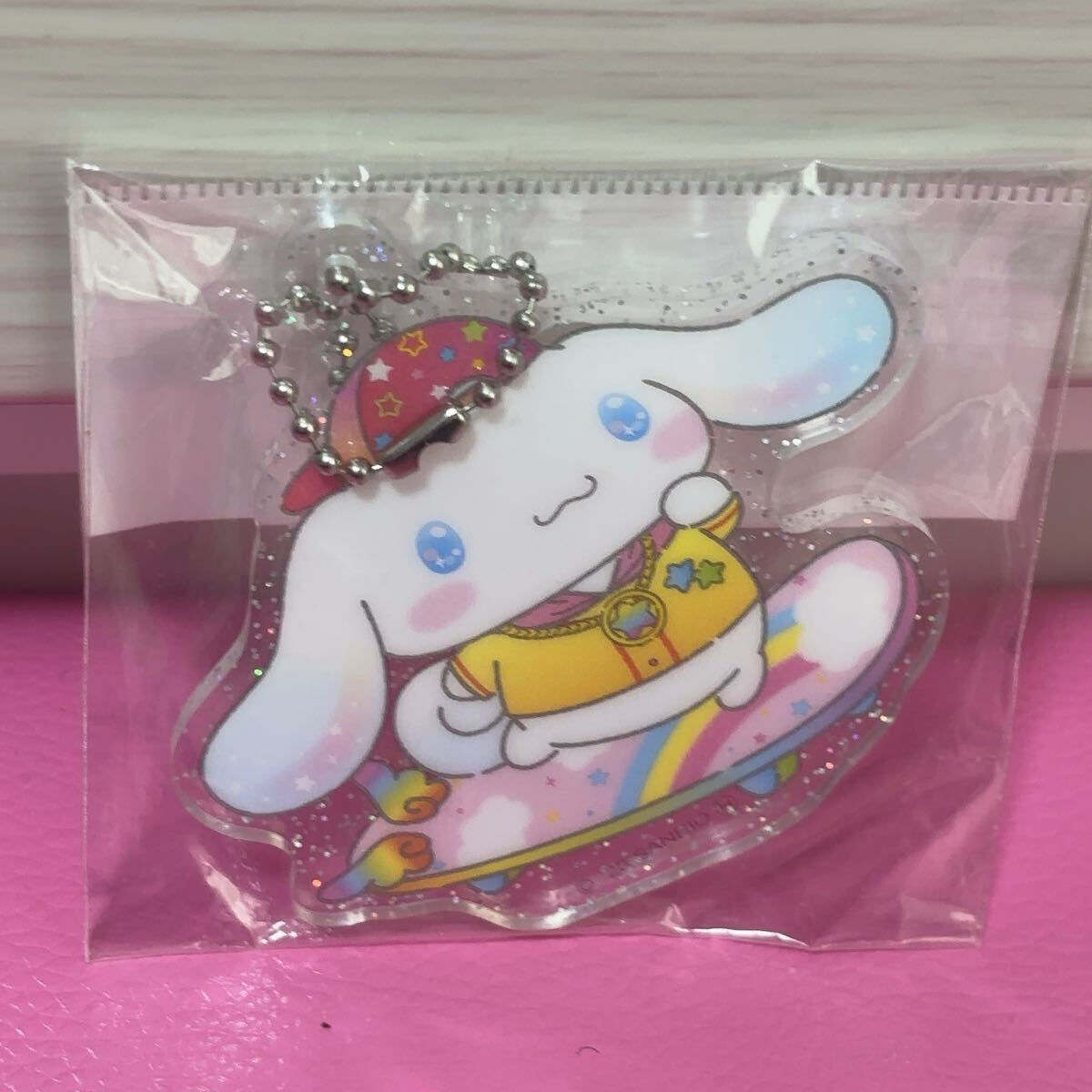 ●サンリオ シナモロール ラメ アクリルキーホルダー