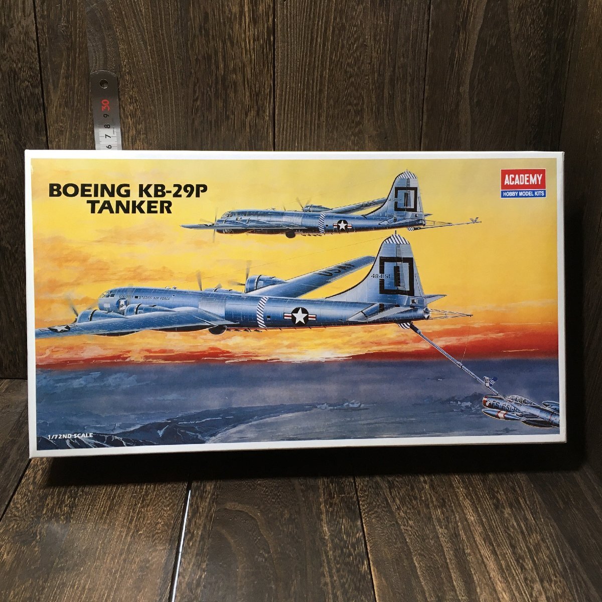 ACADEMY BOEING KB-29P TANKER 1/72スケールプラモデル