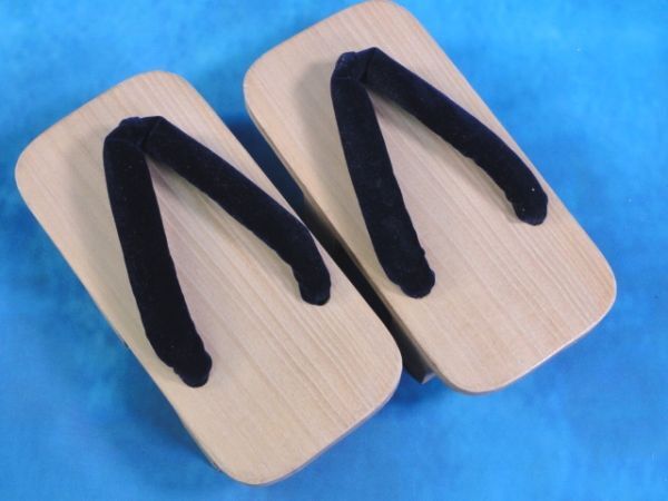 ★V155【 下駄 】 履物　げた　和装小物　木製 /会津桐　 全長23、巾11.3、高さ5.5cm　メンズ　(未使用)
