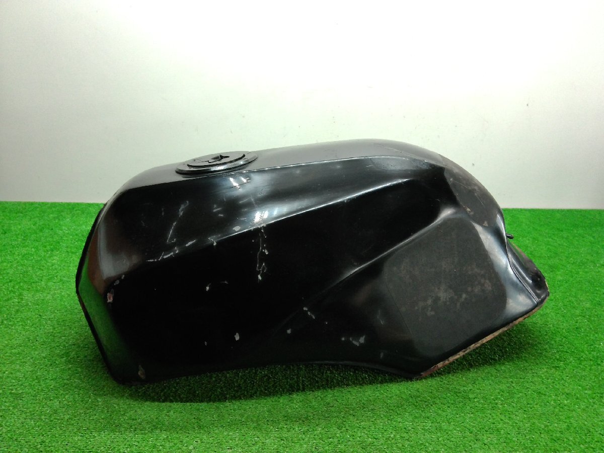 Z8B20 GPZ900R　ガソリンタンク ベース T BHN