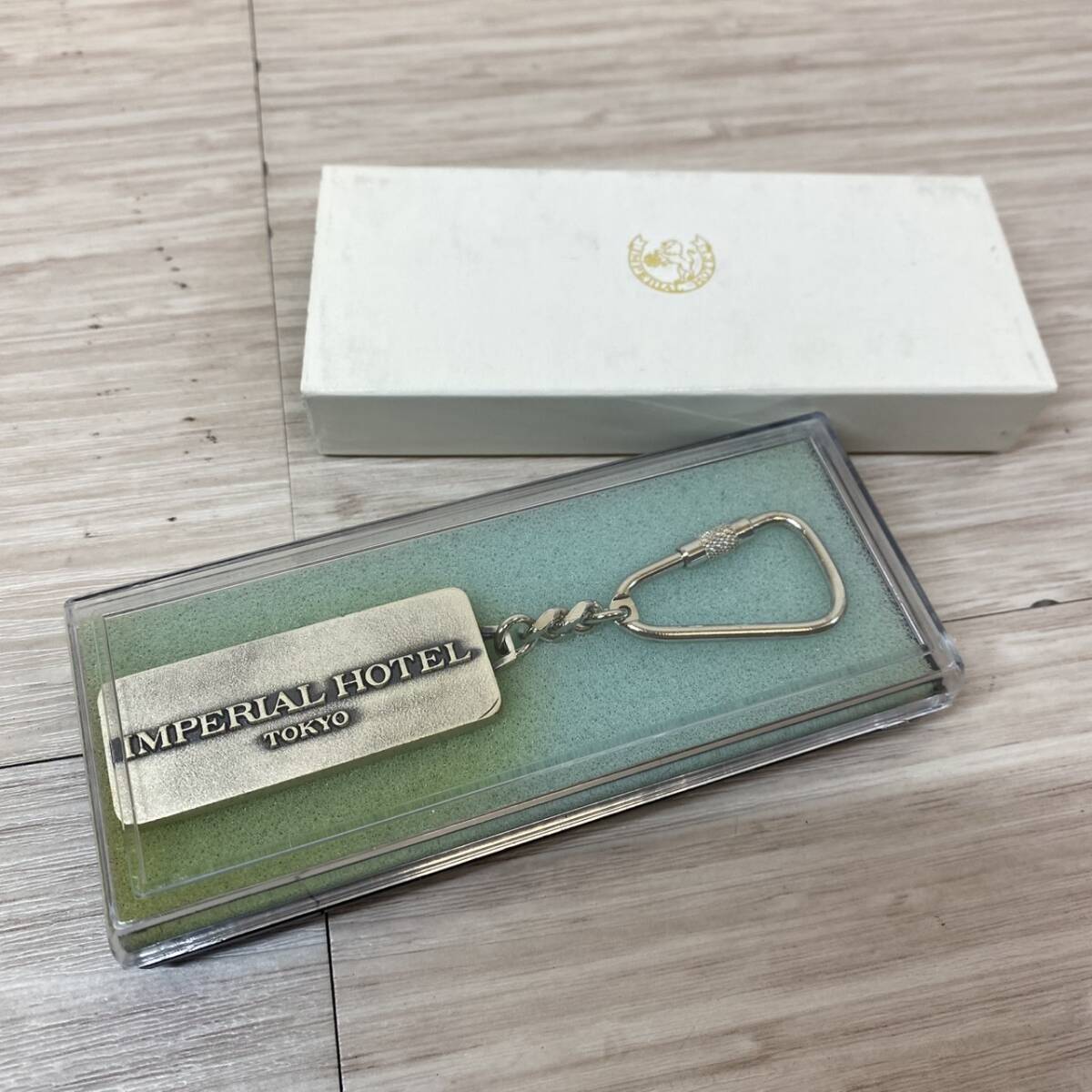 ●【MH-1610】保管品 帝国ホテル IMPERIAL HOTEL TOKYO シルバー系 プレート キーホルダー【レタパ可能】