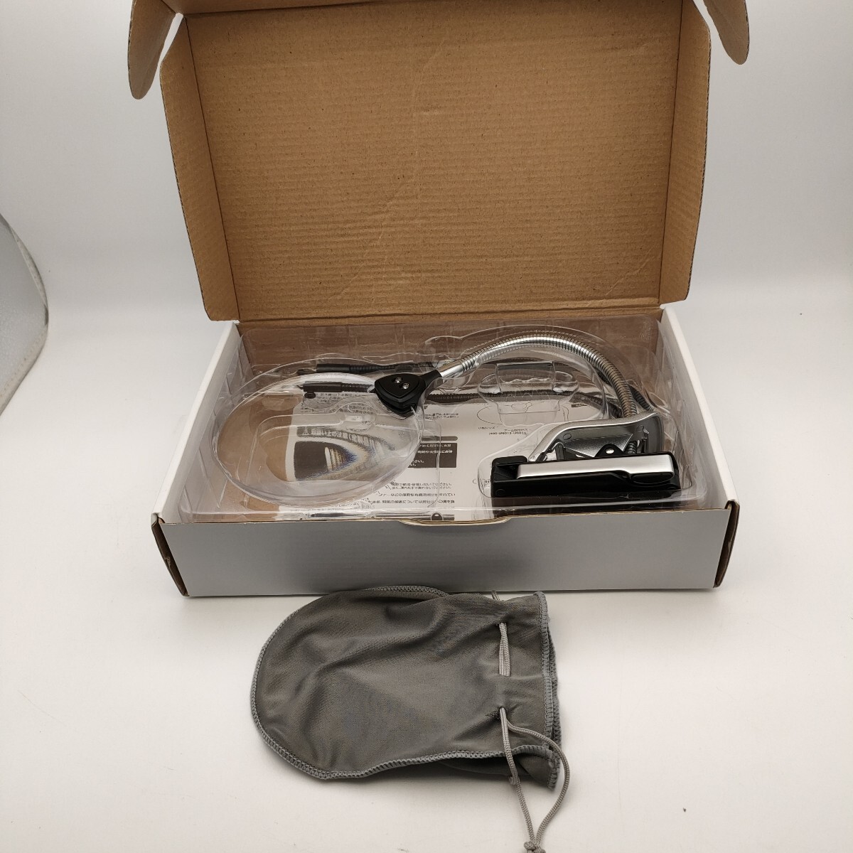 ★拡大鏡 ルーペ LEDライト付きクリップ式スタンド 