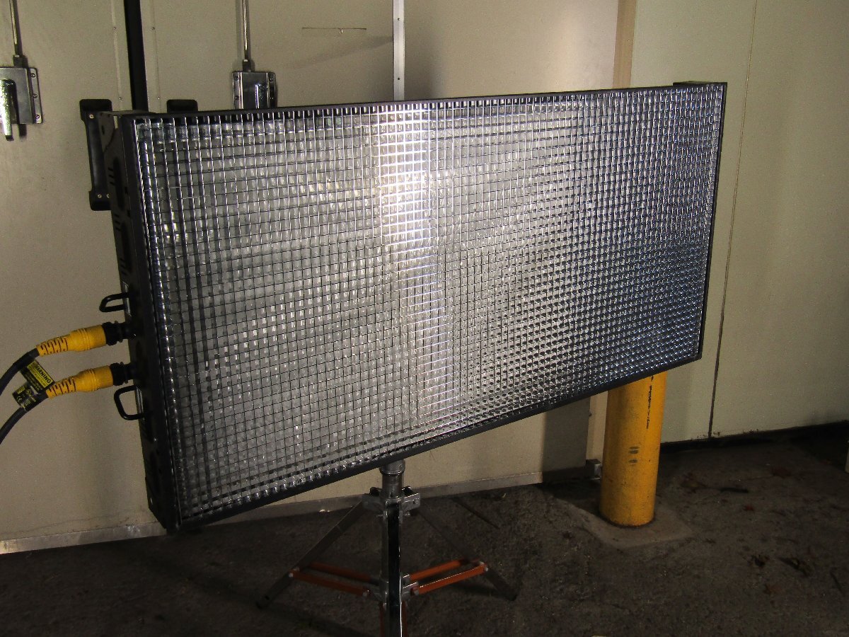 【中古品・引取限定】KINO FLO キノフロ FLATHEAD 80 CFX-4808 バラスト BAL-410 3200K 撮影ライト 照明 蛍光灯