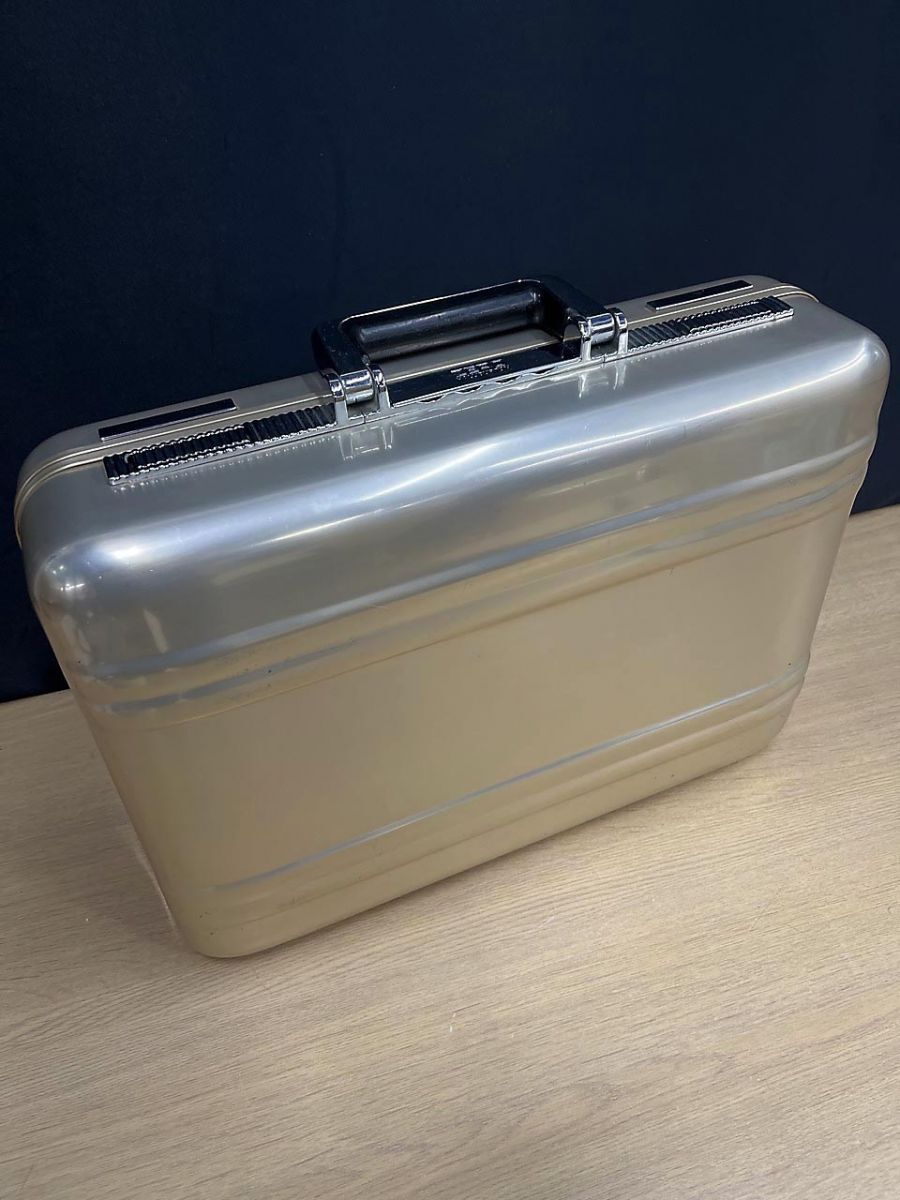 ZERO HALLIBURTON ゼロハリバートン USA製 P4 ゴールド 施錠NO.019 アタッシュケース ★