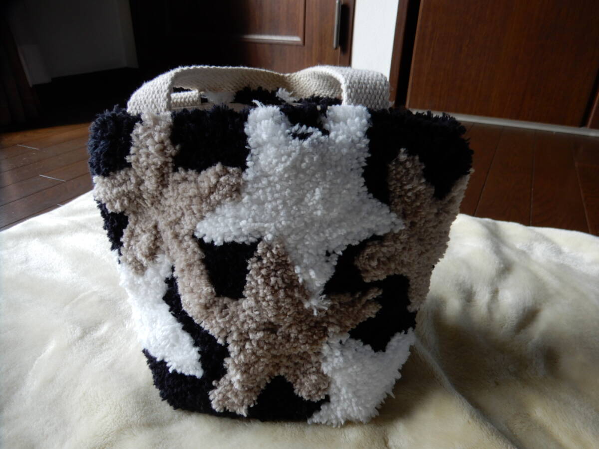 【Lilas Campbell /リラキャンベル】 大人可愛い星★デザイントートバッグ　ちょうど良いサイズ感