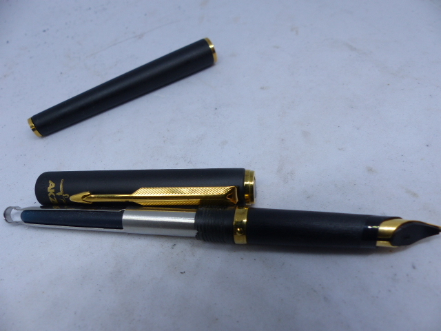 パーカー AKZO 万年筆 美品
