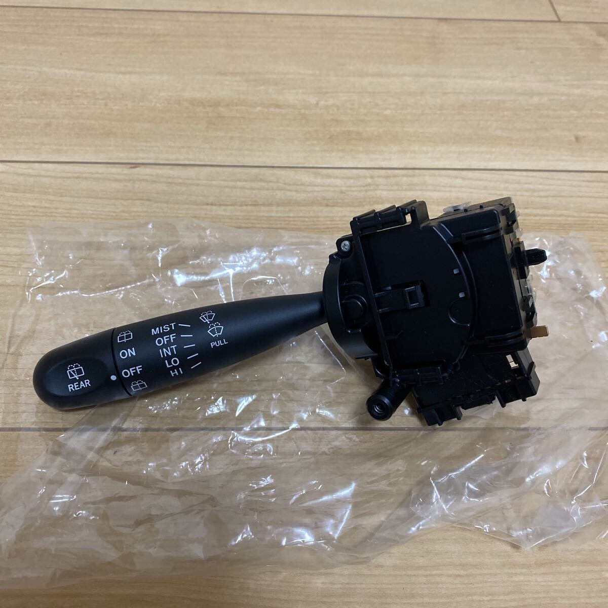 PA6-GF30 173667D 間欠ワイパースイッチ ワゴンR