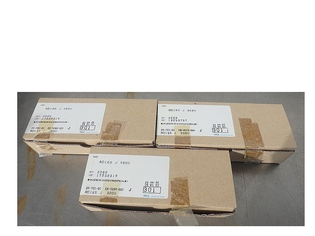 N116☆カーボン抵抗器？　炭素皮膜抵抗器　電子パーツ　部品 大量　セット まとめ売り 数千本　RD16S J 300Ω　301 ◎未使用保管品