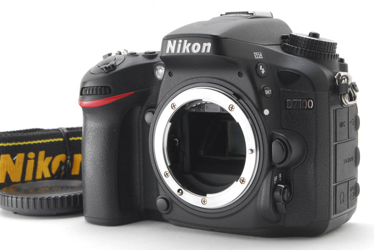 #208【美品】Nikon D7100 24.1メガピクセル 一眼レフ デジタルカメラ ボディ