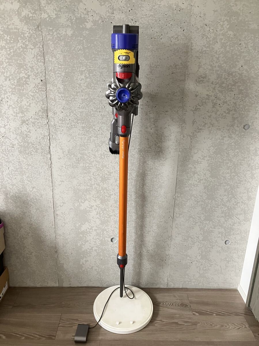 dyson ダイソン 動作確認済み　コードレスクリーナー 掃除機　v8 ジャンク扱い