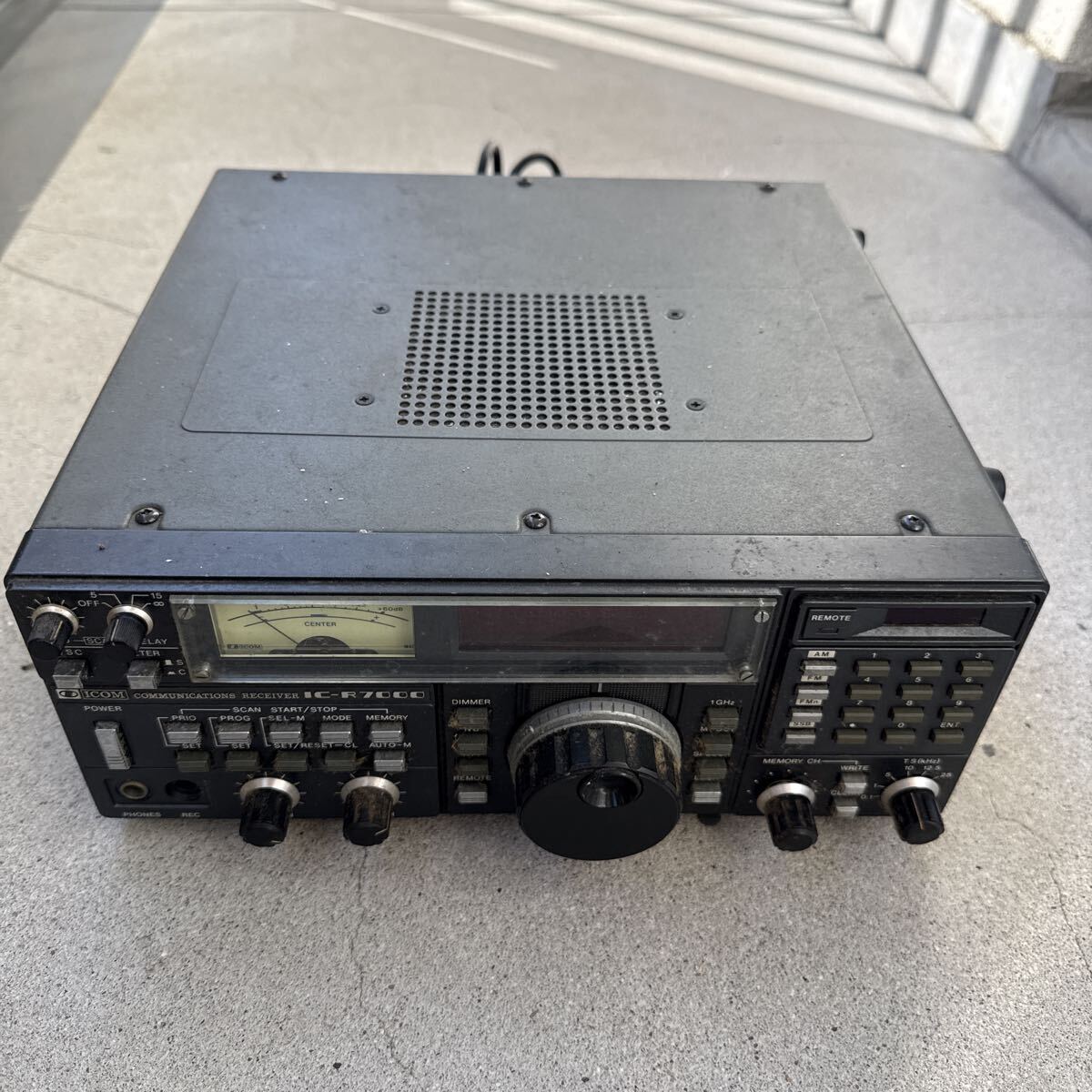 IC-R7000 COMMUNICATIONS RECEIVER