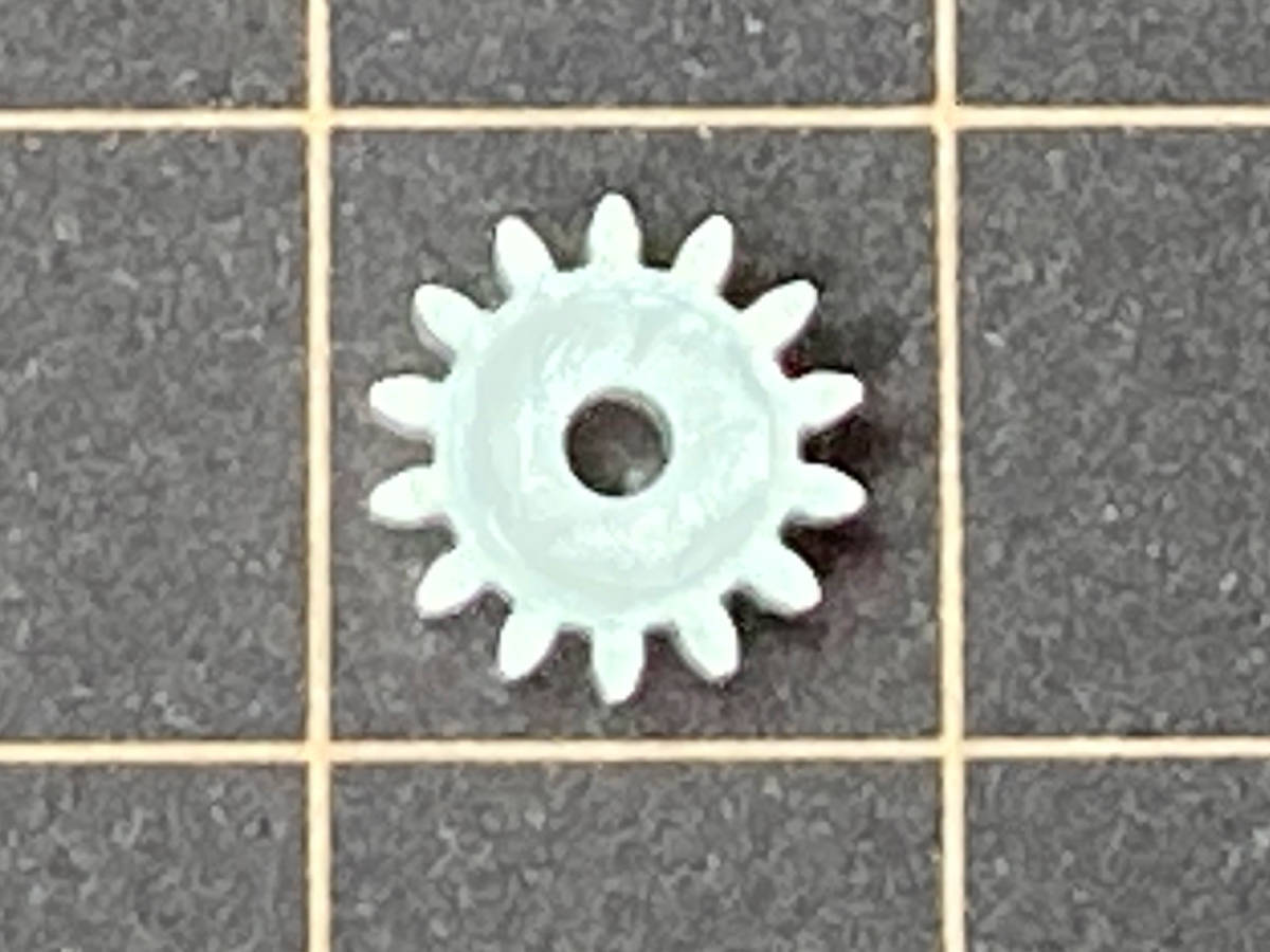 送料110円～ ピニオンギア 14T 2.0mm軸用 0.5M 14歯 おもちゃ ラジコン 修理 交換 部品 工作 DIY 歯車 プラスチック製 ピニオンギヤ