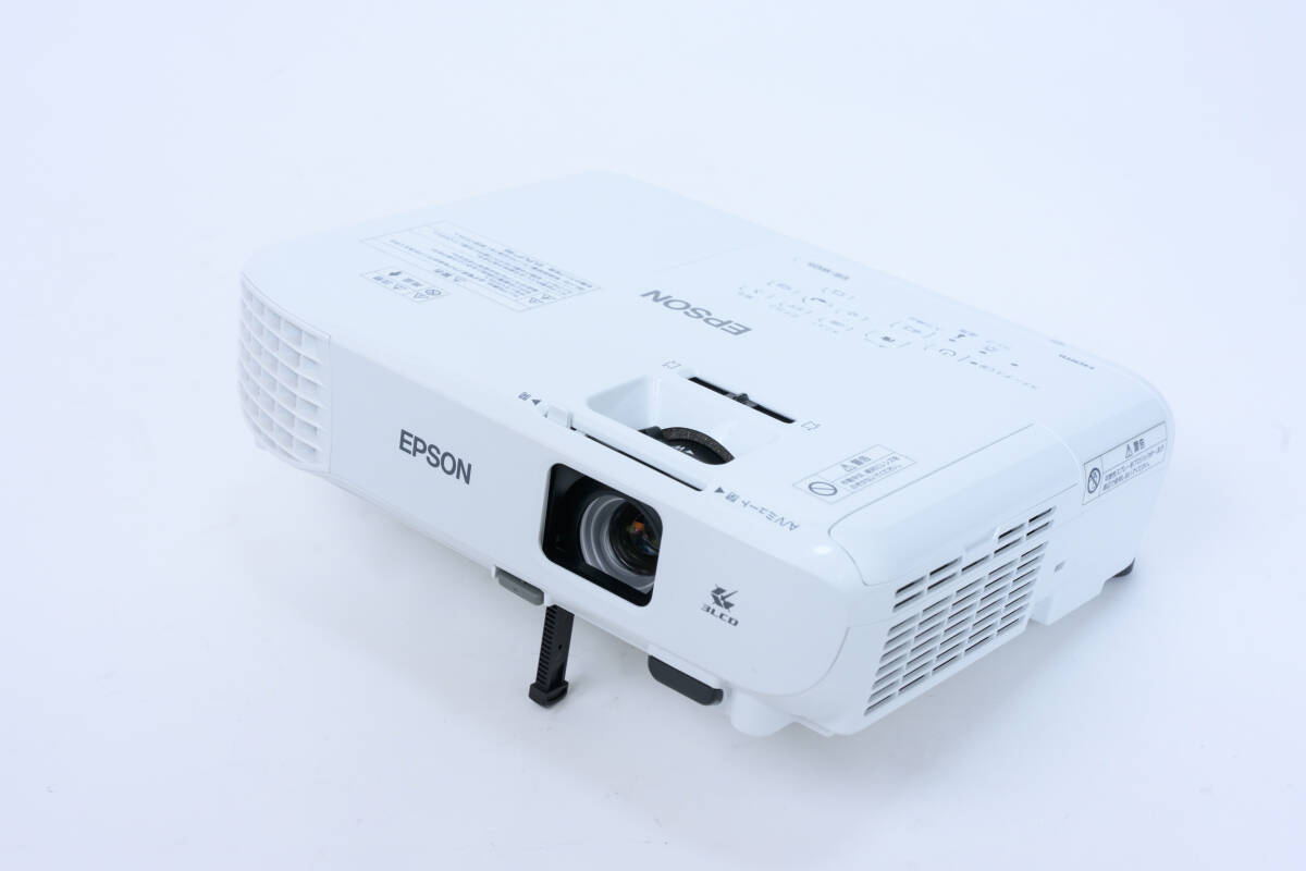 [美品] EPSON 3300lm　プロジェクター　EB-W05