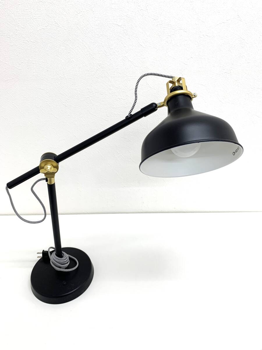 IKEA TYP1225 デスクランプ ブラック×ゴールド モダンデザイン (管理：Y33)