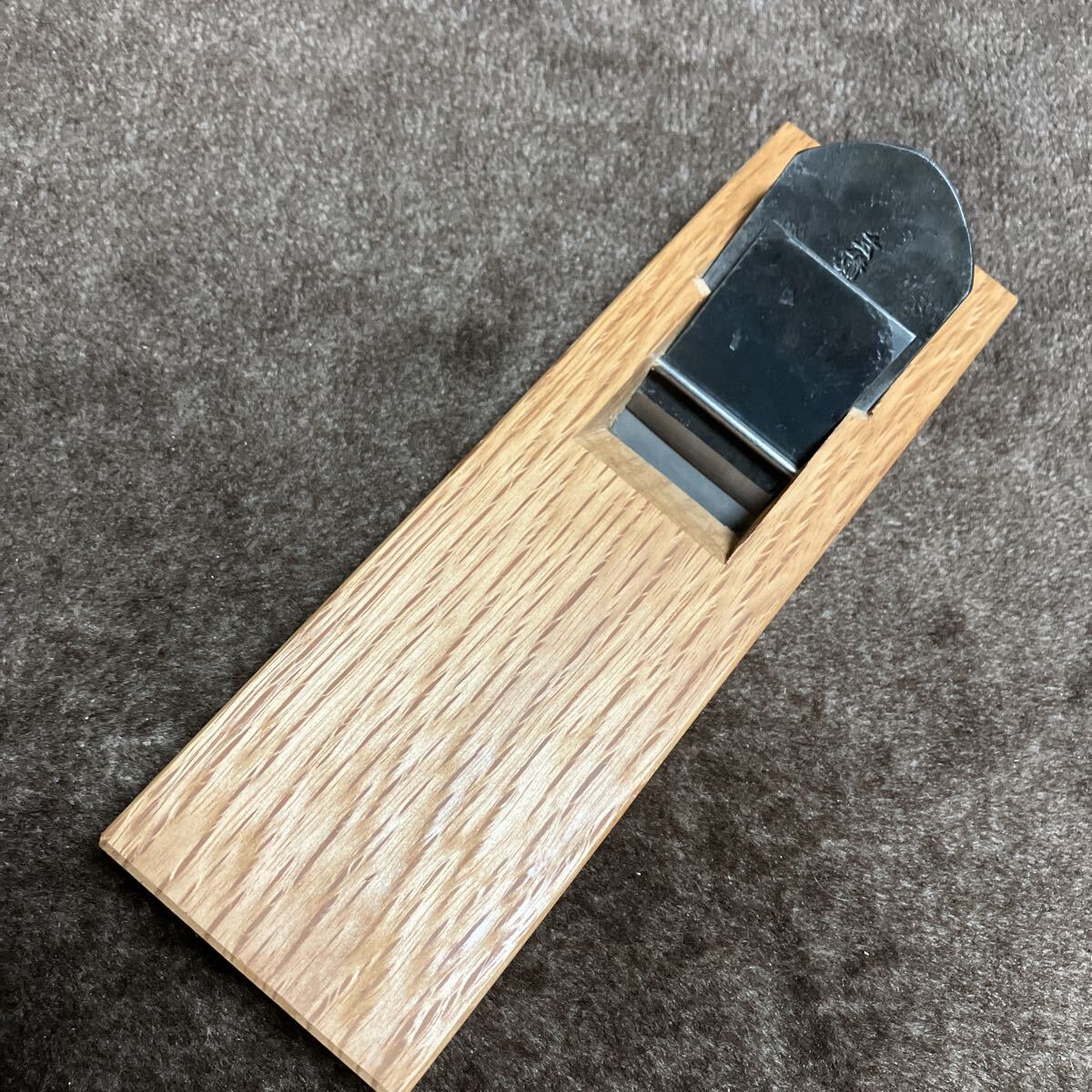 豆平鉋寸四　青紙鋼　赤樫台