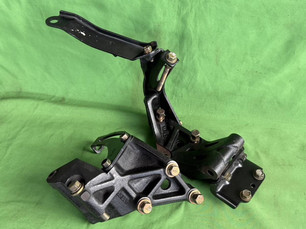 S14　シルビア　オルタネーターブラケット　ステー　セット　ボルト付き　純正　11710-52F00　中古