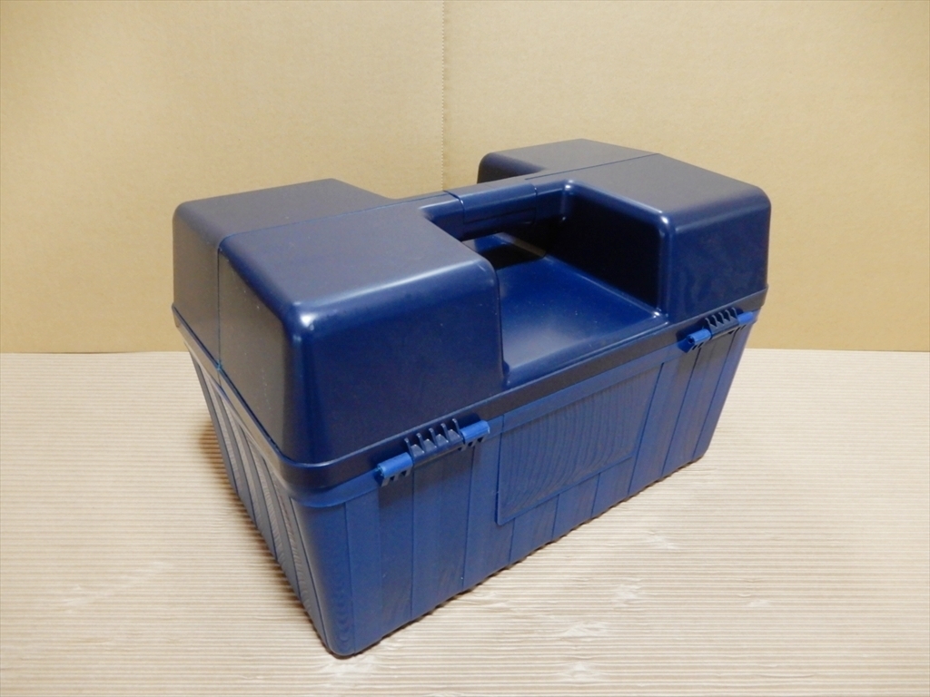 即決！汎用品 車載 エマージェンシーセット 牽引ロープ ハンドランプ 専用ケース！