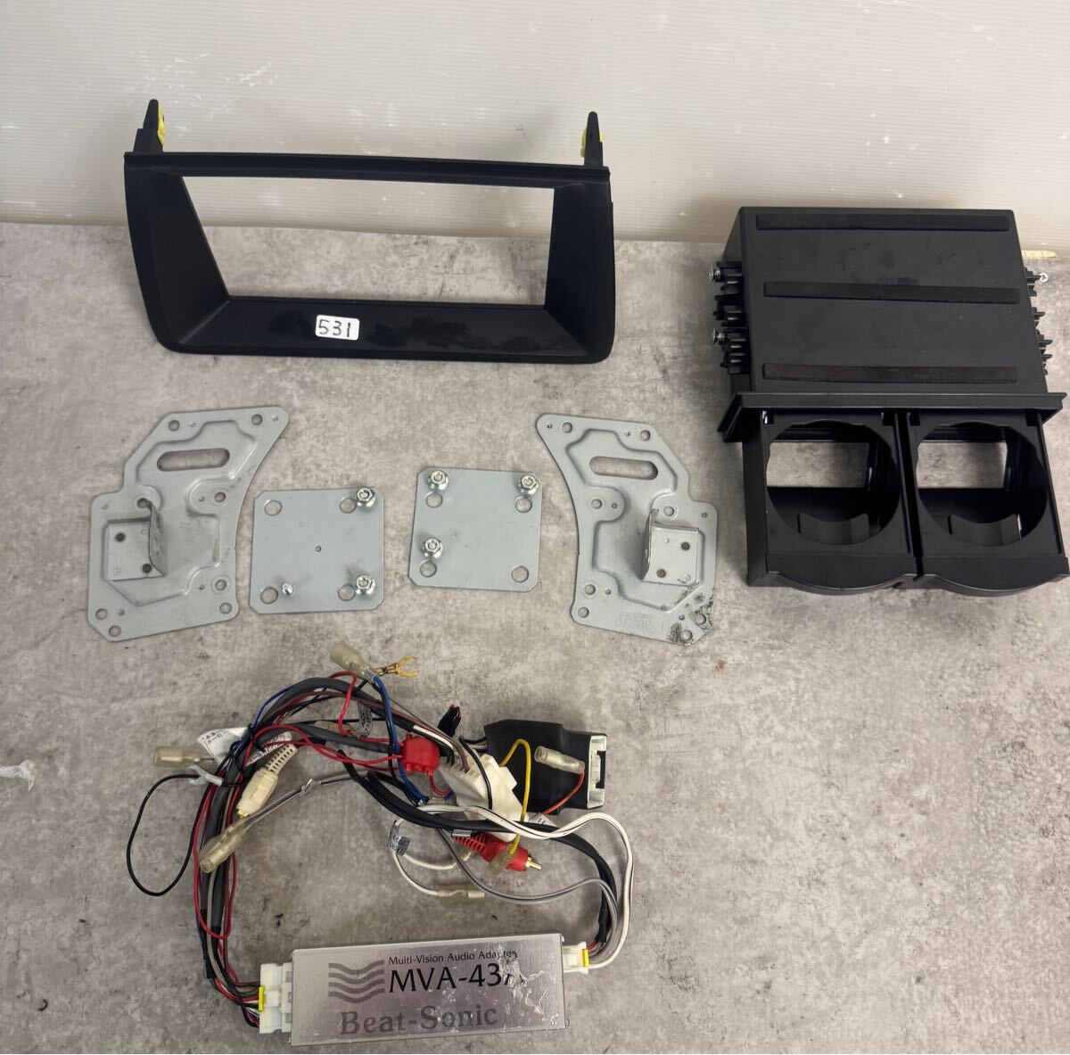 トヨタ クラウン JZS170 JZS171 JZS173 オーディオ ドリンクホルダー パネル ステー付き、カプラ付き アダプター Beat-Sonic MVA-42A (531)