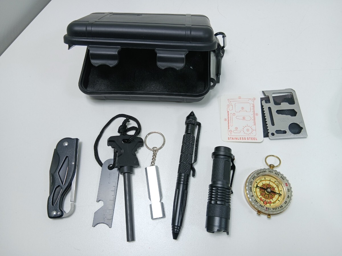 #1598 アウトドア 防災用具 サバイバルキット マルチツール セット サバイバルナイフ 方位磁石 ホイッスル 他/和歌山県にて引き取り大歓迎