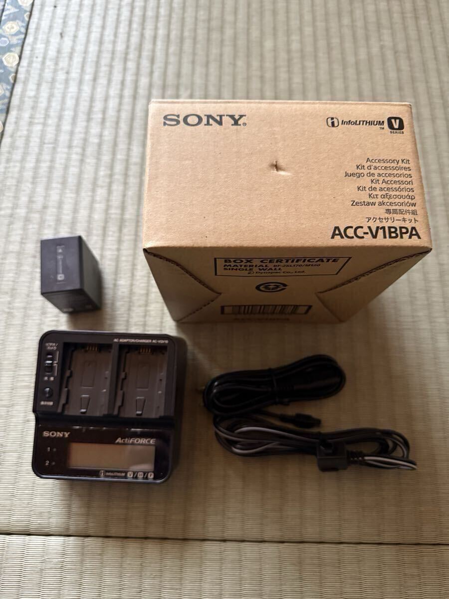 アクセラリーキットACC-V18PA (AC-VQV10、NP-FV100A) SONY ソニー　充電器　 ACアダプター　美品