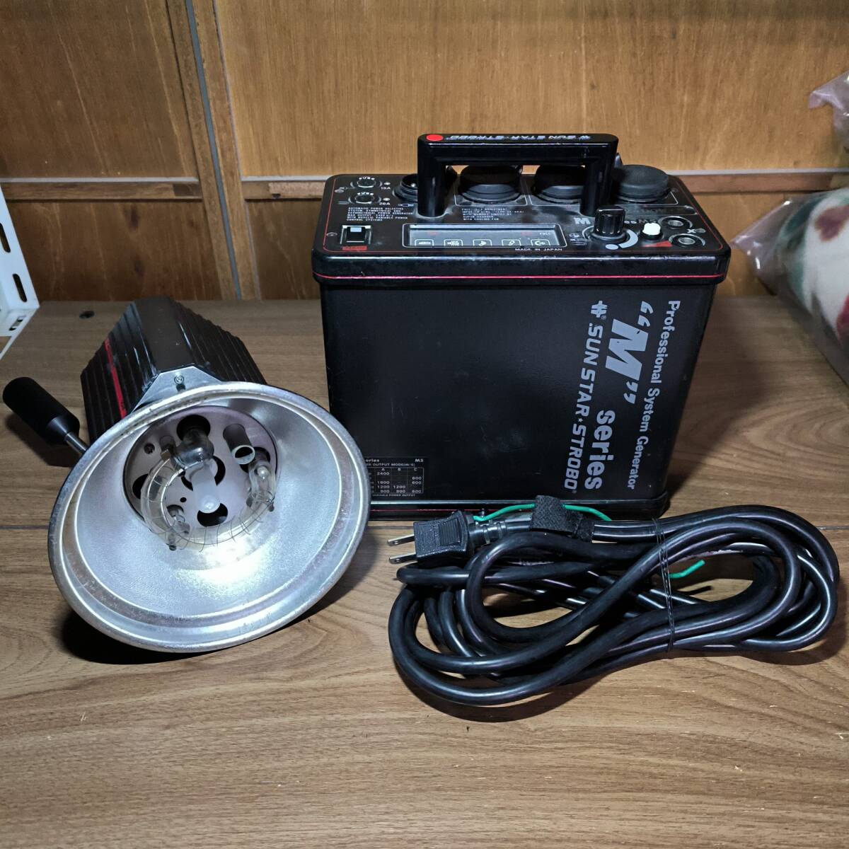 サンスターストロボ M5 2400W/S