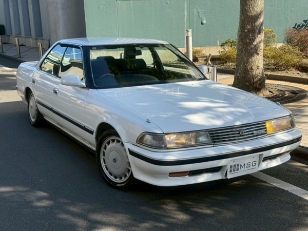 マークIIセダン 2.0 グランデ ツインカム24 ダウンサス　社外ステアリング