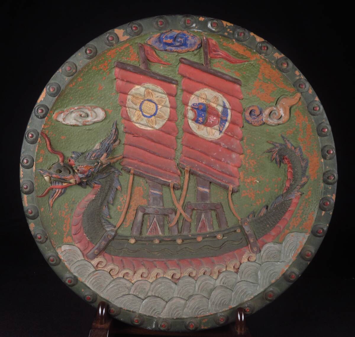 【SAKURAYA】細密立体彫刻の希少な作品【古琉球 古典焼 浮彫龍帆船図飾皿】時代物 飾鉢 陽刻 骨董品 古美術品 沖縄 壺屋 直径34cm②