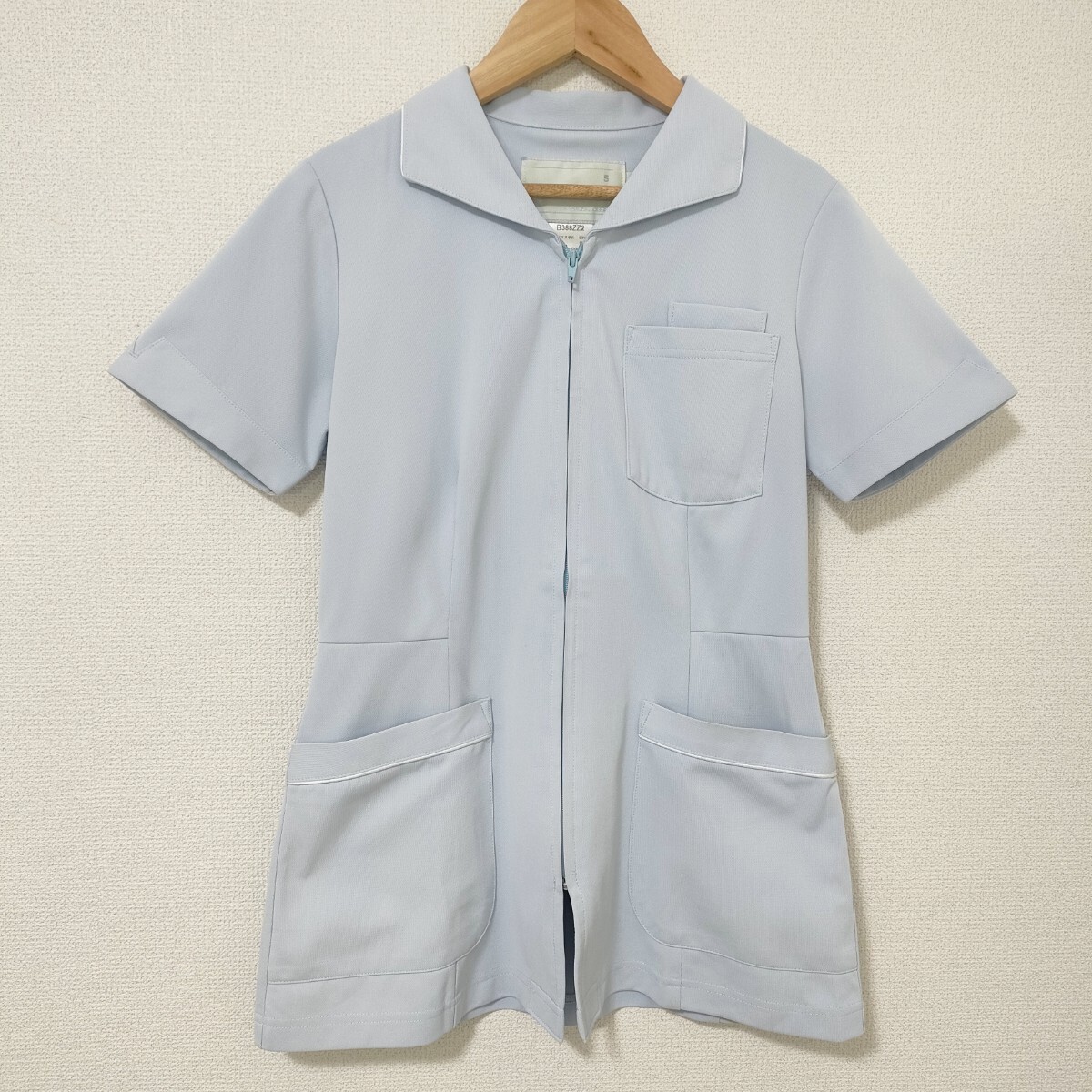 NAGAILEBEN アンファミエ×ナガイレーベン ウィングパイピングジャケット ナース服 ライトブルー S 看護師 介護士 実習 エステ コスプレ