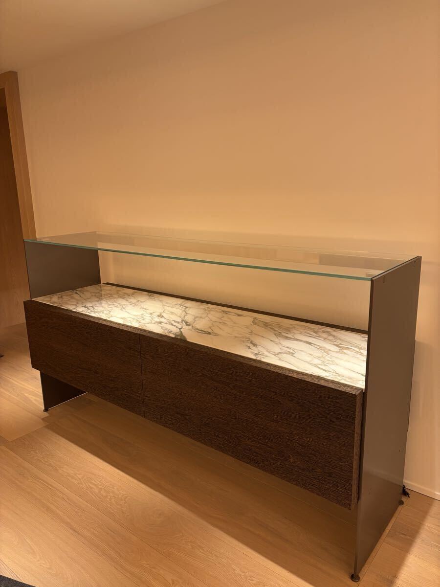 ミノッティ　Minotti CARSON サイドボー　ロドルフォ・ドルドーニ　大理石　ガラス　W約202 D約60H約109cm 展示品　高級家具