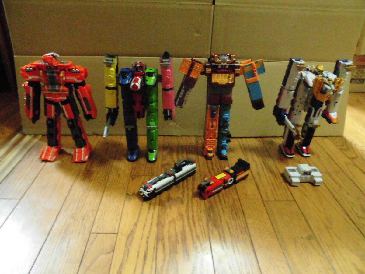 即決有★バンダイ 烈車戦隊トッキュウジャー★ DXトッキュウオー+ ビルドダイオー +ディーゼルオー+サファリガオー+他★動作確認済★BANDAI