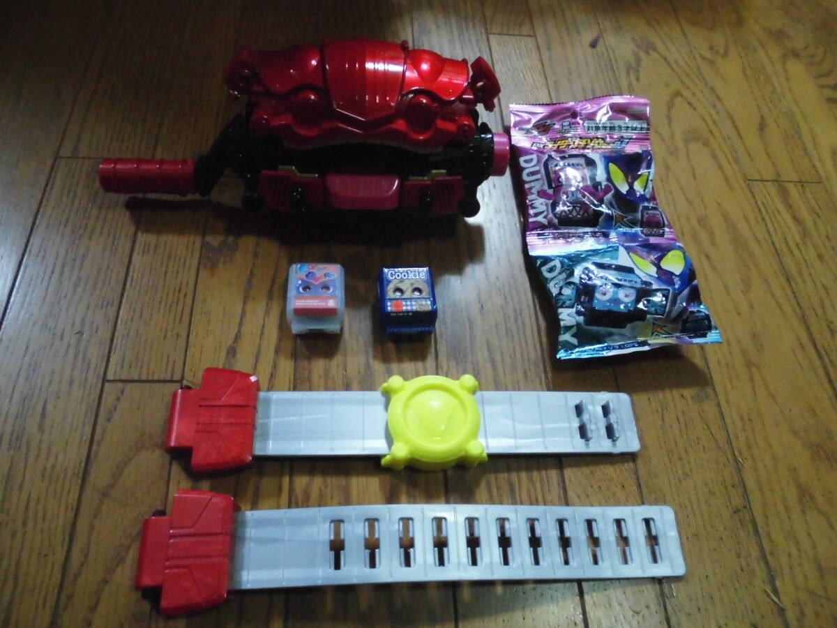即決★バンダイ 仮面ライダーガヴ★DX変身ベルト ガヴ (箱無・ベルト止め別品)＋DXゴチゾウ3点（未使用品含む）★動作確認済USED品★BANDAI