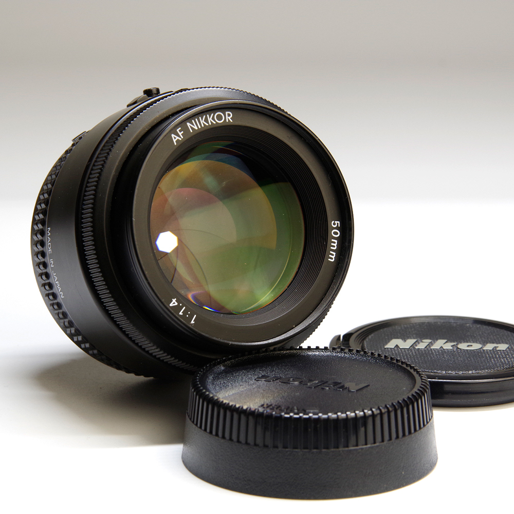 美品　ニコン　レンズ　AF NIKKOR 50mm 1:1.4　800