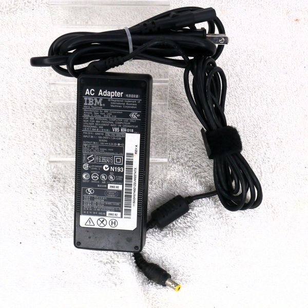IBM 16V 4.5A ACアダプタ 02K67491（中古動作品）