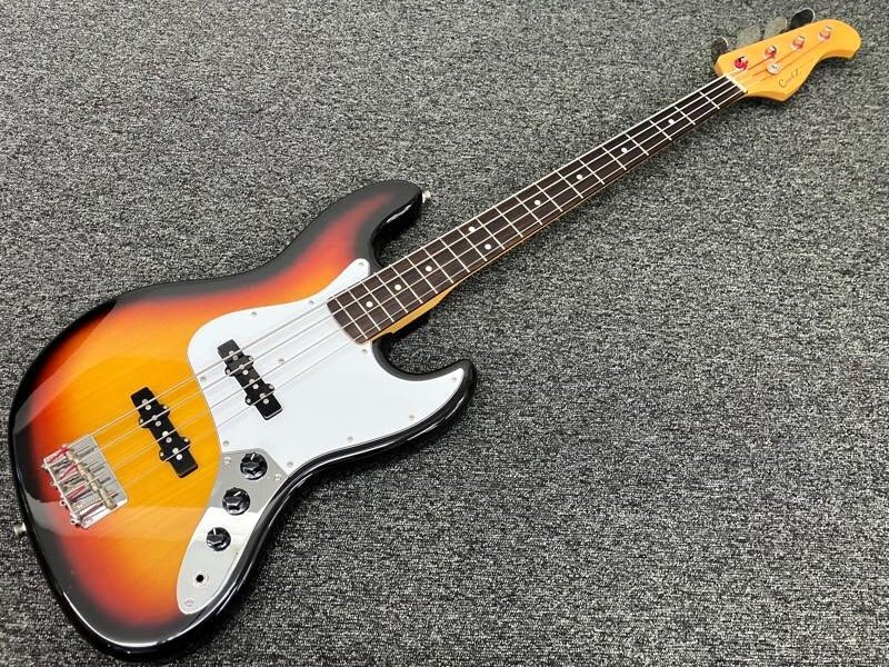 現状品◆ Cool Z　ZJB-V/R 3TS ◆ クールZ　日本製　ジャズベース タイプ　ソフトケース付属です♪ 中古品