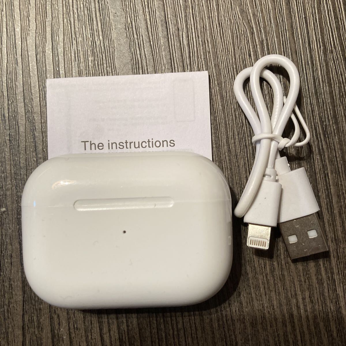 【F】送料無料 新品未使用 ワイヤレスイヤホン PRO 白 カナル型 Bluetooth イヤホン 充電ケース付き 互換品