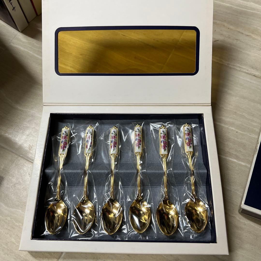 ●4-4●スプーン　金　6本セット　カトラリー　ティースプーン　花柄