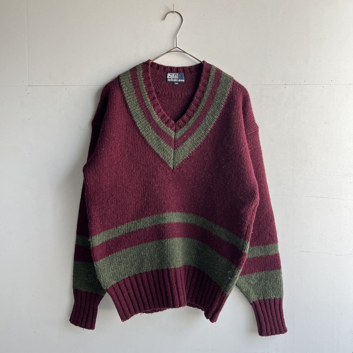 〈YS8178〉90s POLO by Ralph Lauren ポロ ラルフローレン M Vネック ニット セーター ウール ヴィンテージ レタードニット ワインレッド