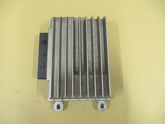 アウディ TT クーペ 8JBWA 8JBUBF 8J 純正 オーディオ アンプ スピーカー 8J0 035 223 B