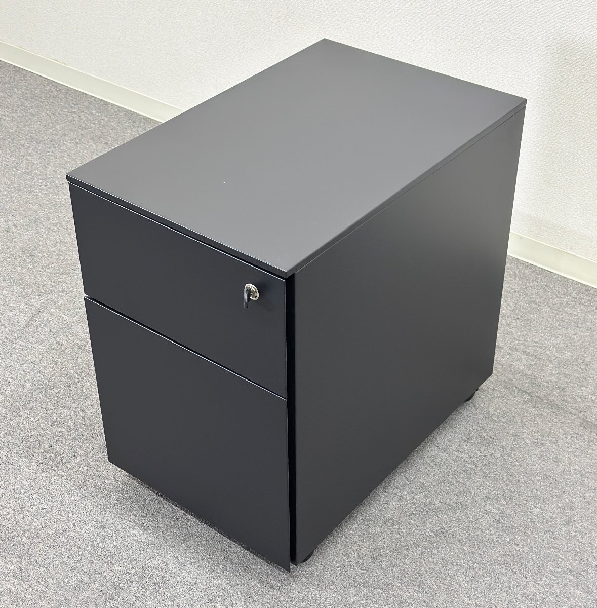 ■Cassina ixc./カッシーナイクスシー■AFドロアー　鍵付き　ブラック　デスクワゴン　袖机　オフィス　エアーフレームシリーズ★埼玉発送