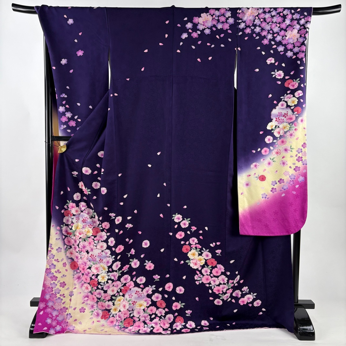 【美品】 振袖 身丈172cm 裄丈70cm L 袷 雪輪 桜 刺繍 金銀彩 濃紫 正絹 名品 【中古】