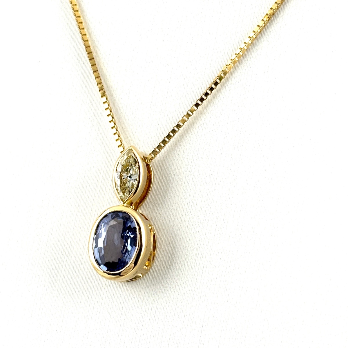 サファイア デザインネックレス YG イエローゴールド ペンダント メレダイヤ ダイヤモンド ネックレス K18 750 サファイア レディース 中古
